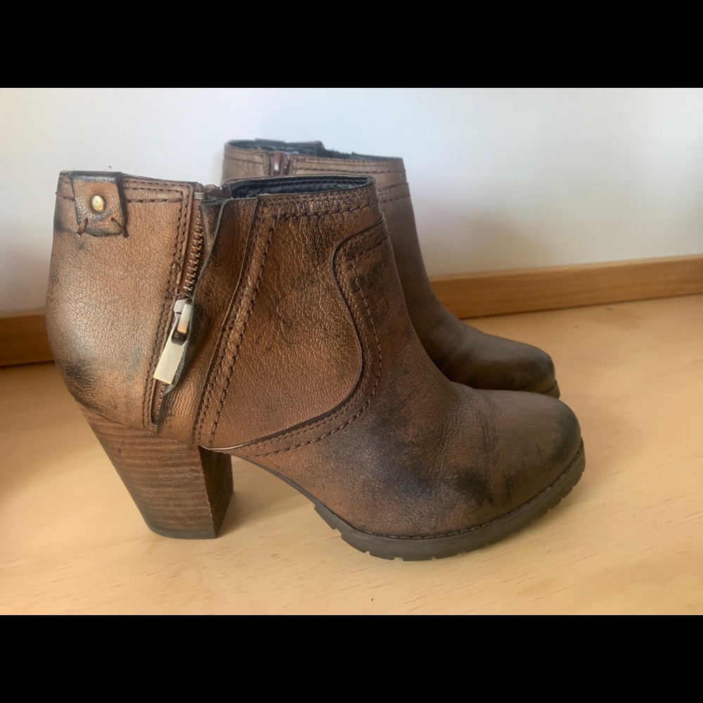 Clarks - Mission Halle Ankle Boot